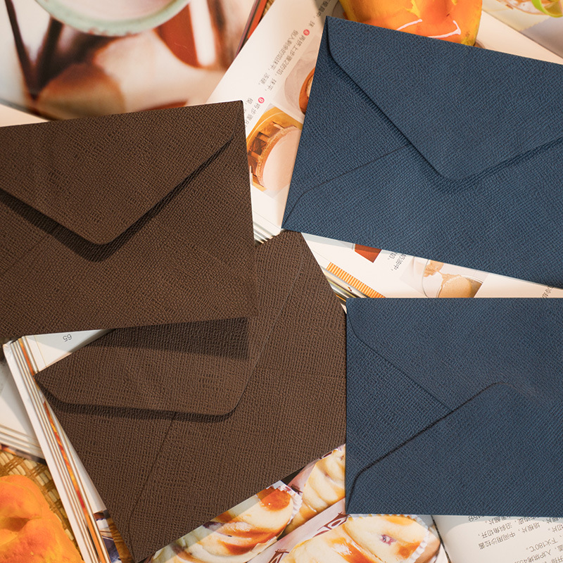 10枚入り、16×11.3cmの封筒。麻織りの模様と炎の絵柄 - Wax Seal Letter Kit のレビューと価格