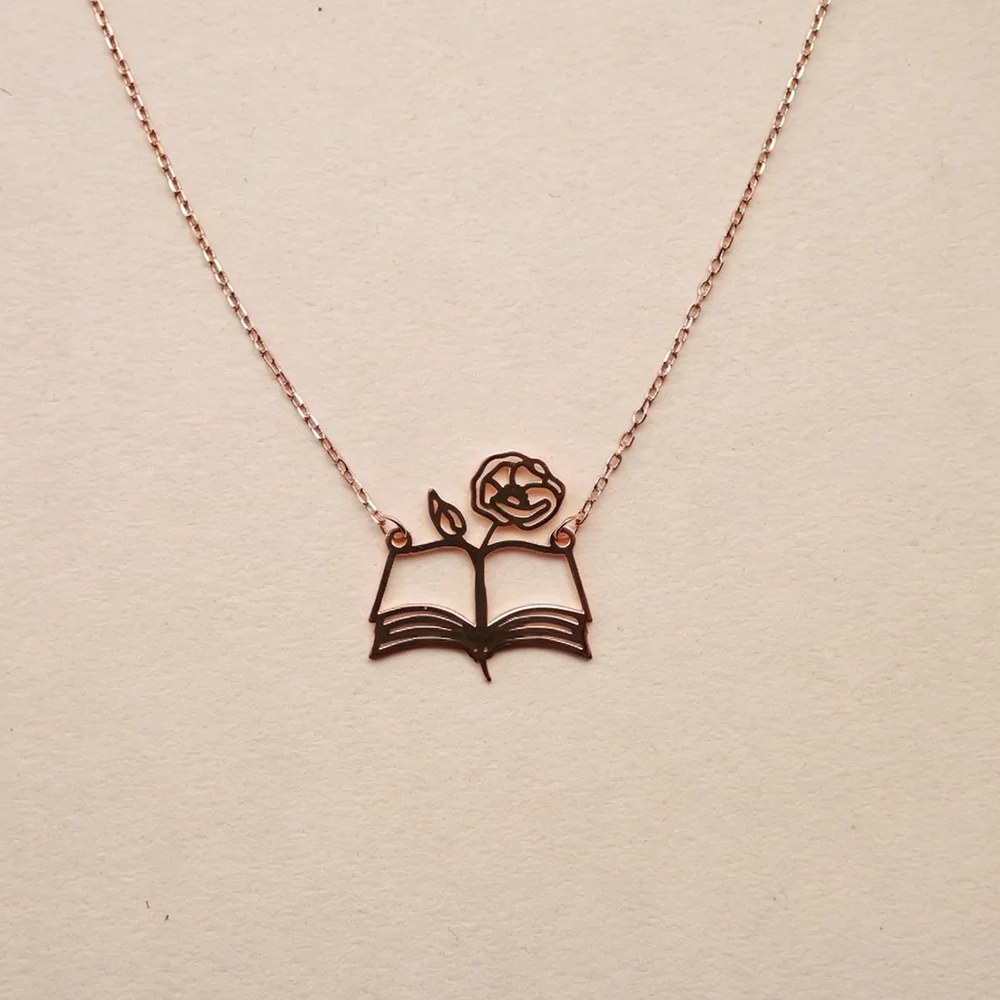 オーダーメイドの誕生花モチーフのオープンブック型ネックレス。 - Birth Flower Necklace のレビューと価格